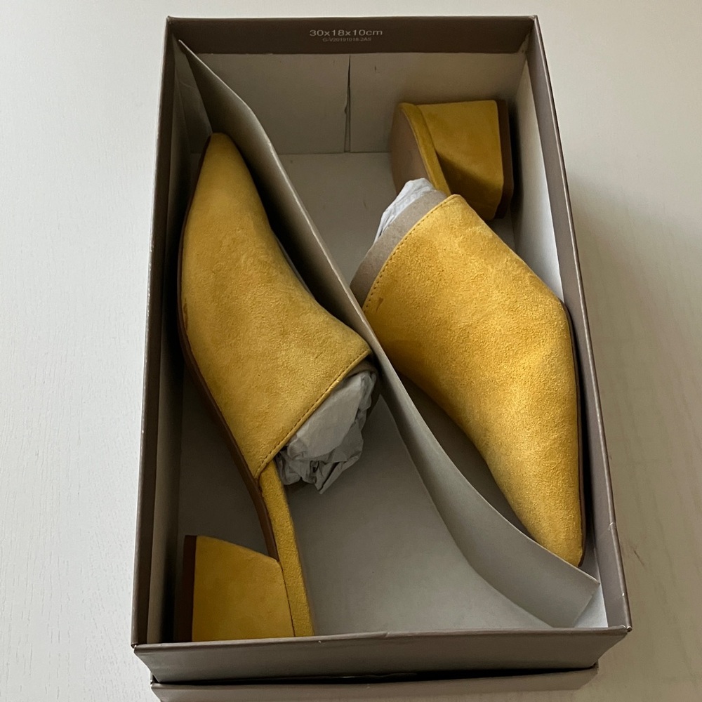 Franco Sarto Rianan Yellow Suede Mules (Size 8) NWT - Picture 2 of 16